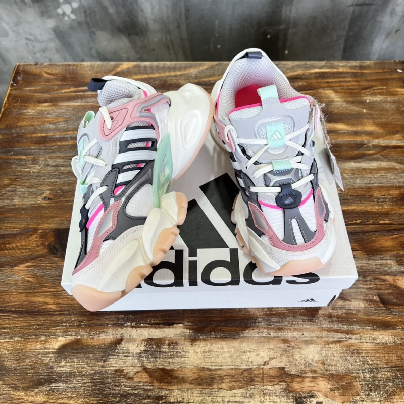 Adidas Sneakers